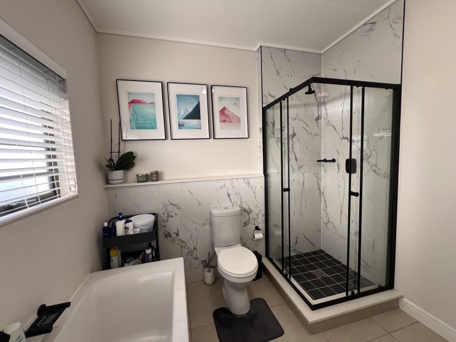 To Let 3 Bedroom Property for Rent in Sandown Western Cape